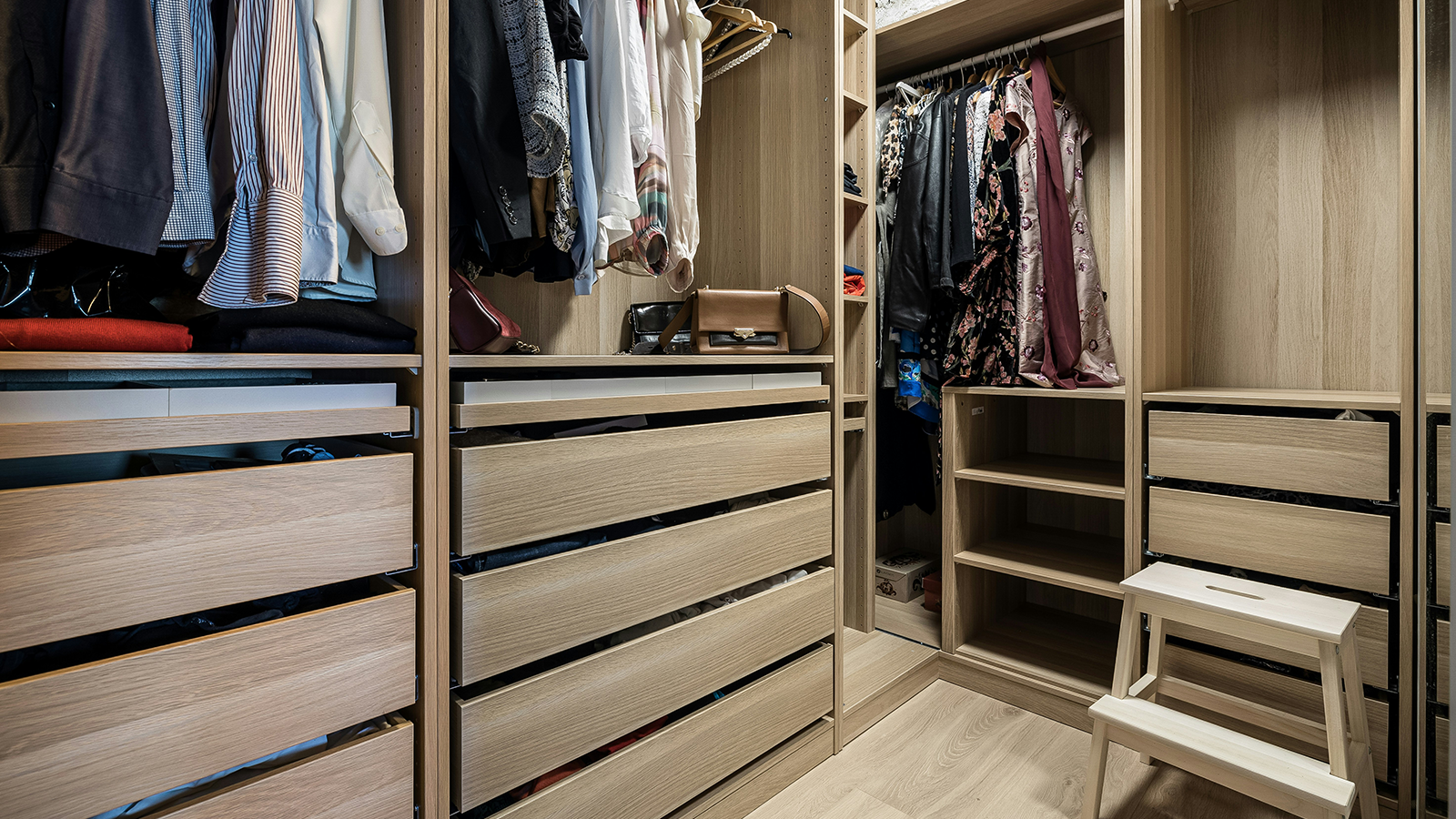 Custom Wardrobe-35.png