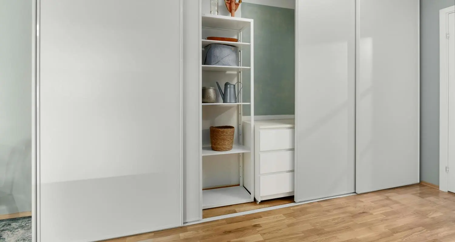 Armoires à portes coulissantes pour chambres contemporaines
