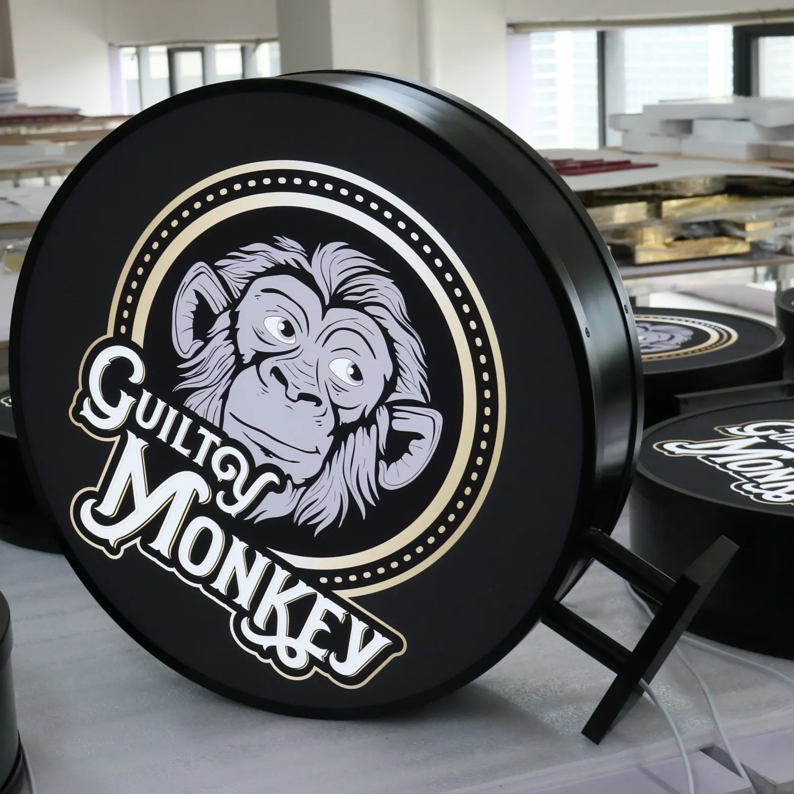Custom Round Double Sided Projecting Light Box with UV Printed Acrylic Faces