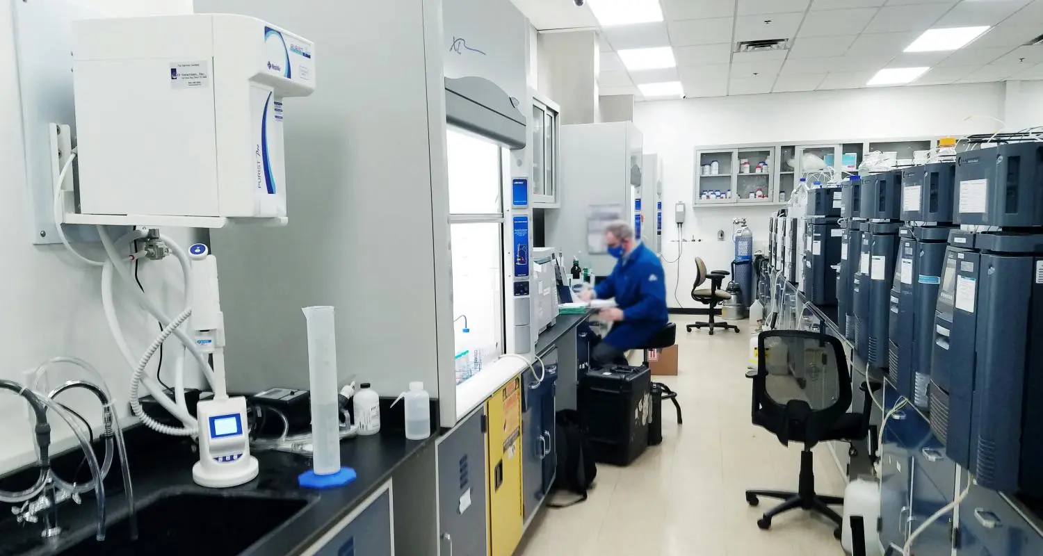 How Long Does a High-Quality Steel Fume Hood Last?