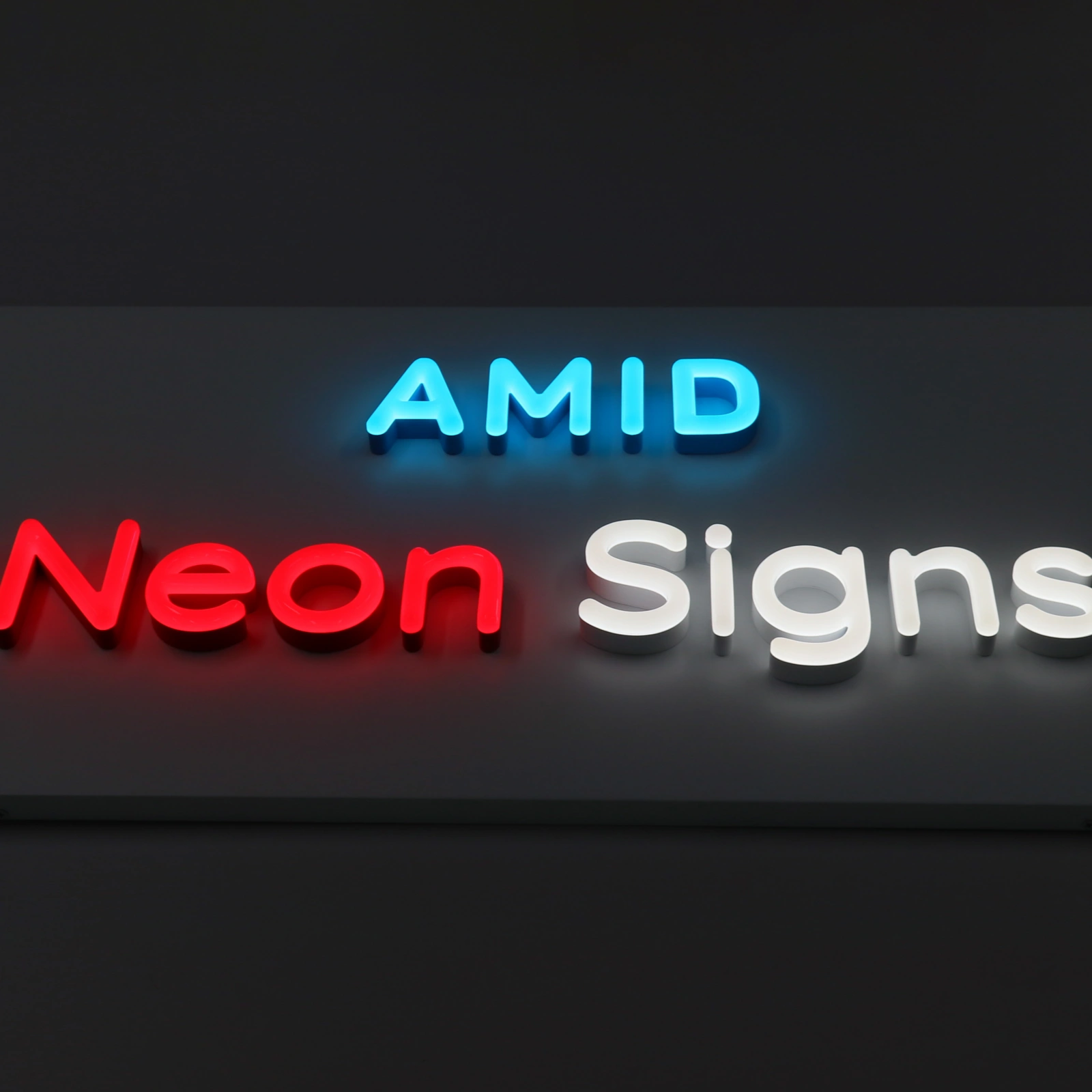 color-matched-acrylic-faux-neon-sign-day-night.webp