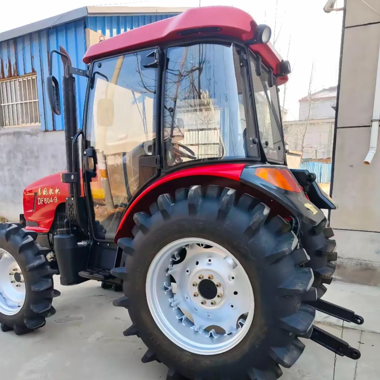 Dongfeng DF804-9 80PS 4WD Landwirtschaftsnutztraktor | China IV konform