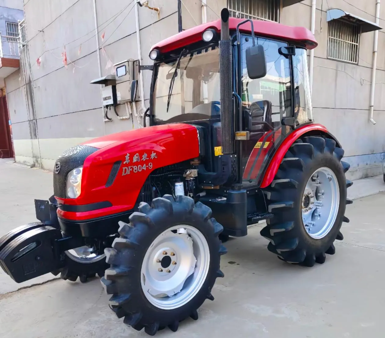 Tracteur utilitaire agricole Dongfeng DF804-9 80 CV 4RM | Conforme à la norme Chine IV