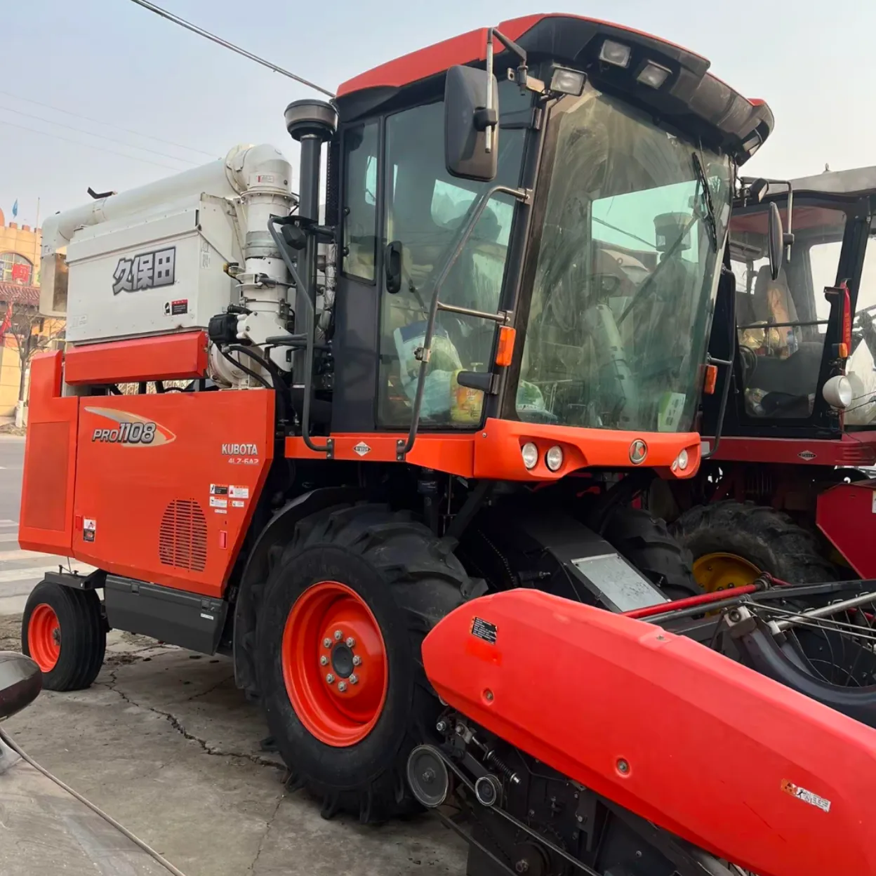 Cosechadora de ruedas de alta resistencia Kubota Pro1108 | Cosechadora de cereales de 110 CV