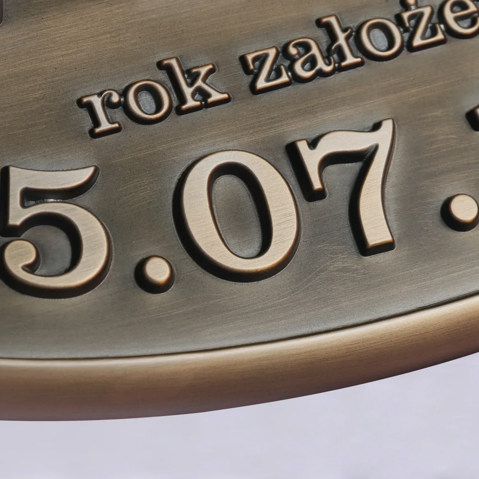 Custom Embossed Aluminium Plaque | Antik Bronz Arkitektonisk Skilt