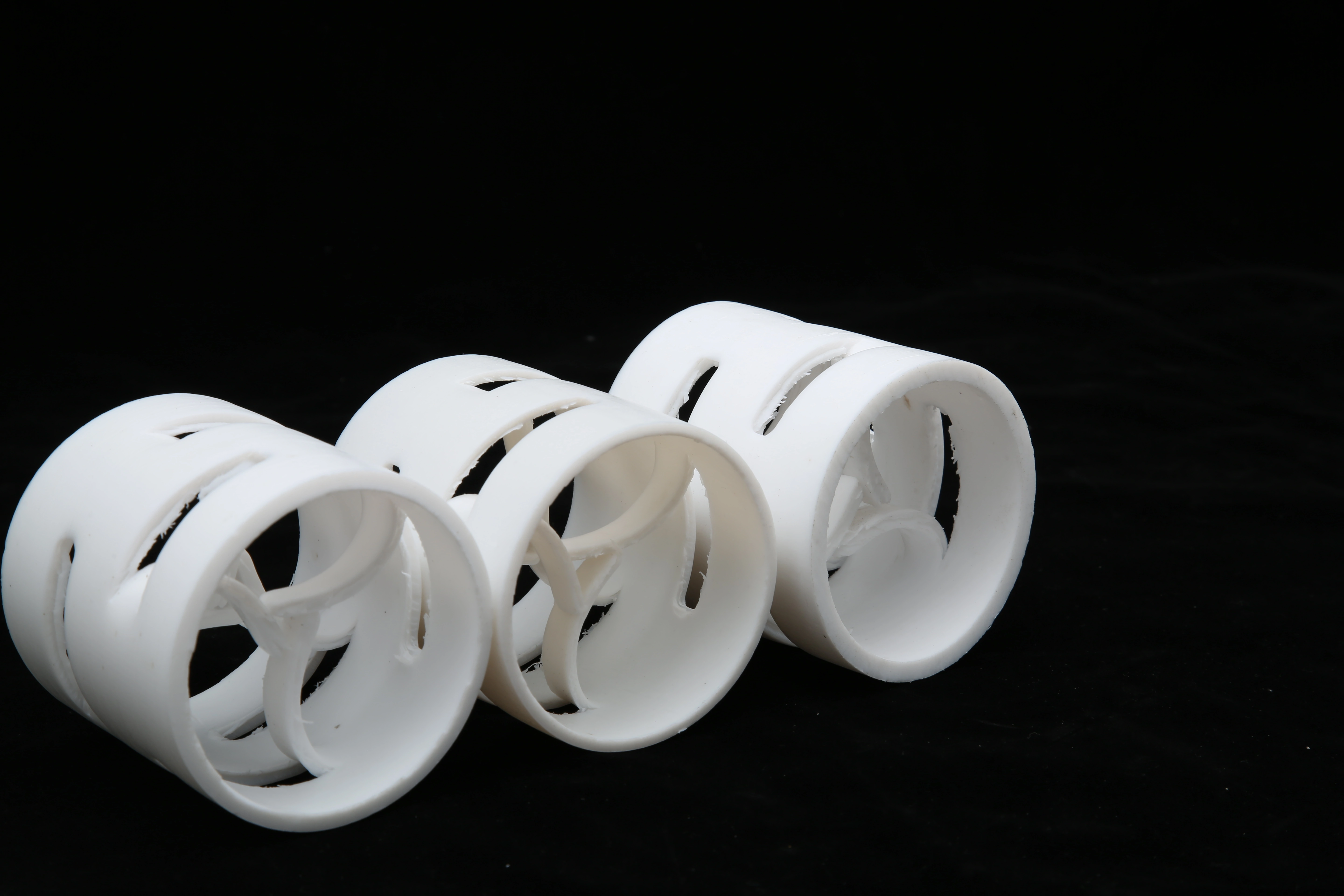 Eigene PTFE-Pall-Ringe | Chemikalienbeständige zufällige Füllkörper für Kolonnen