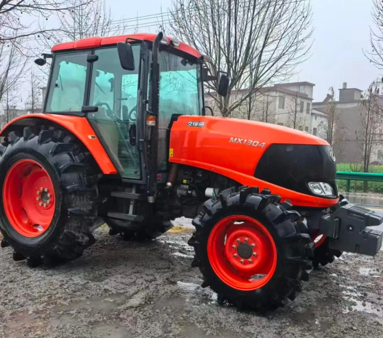 Kubota MX1304 Vierradantriebs-Traktor