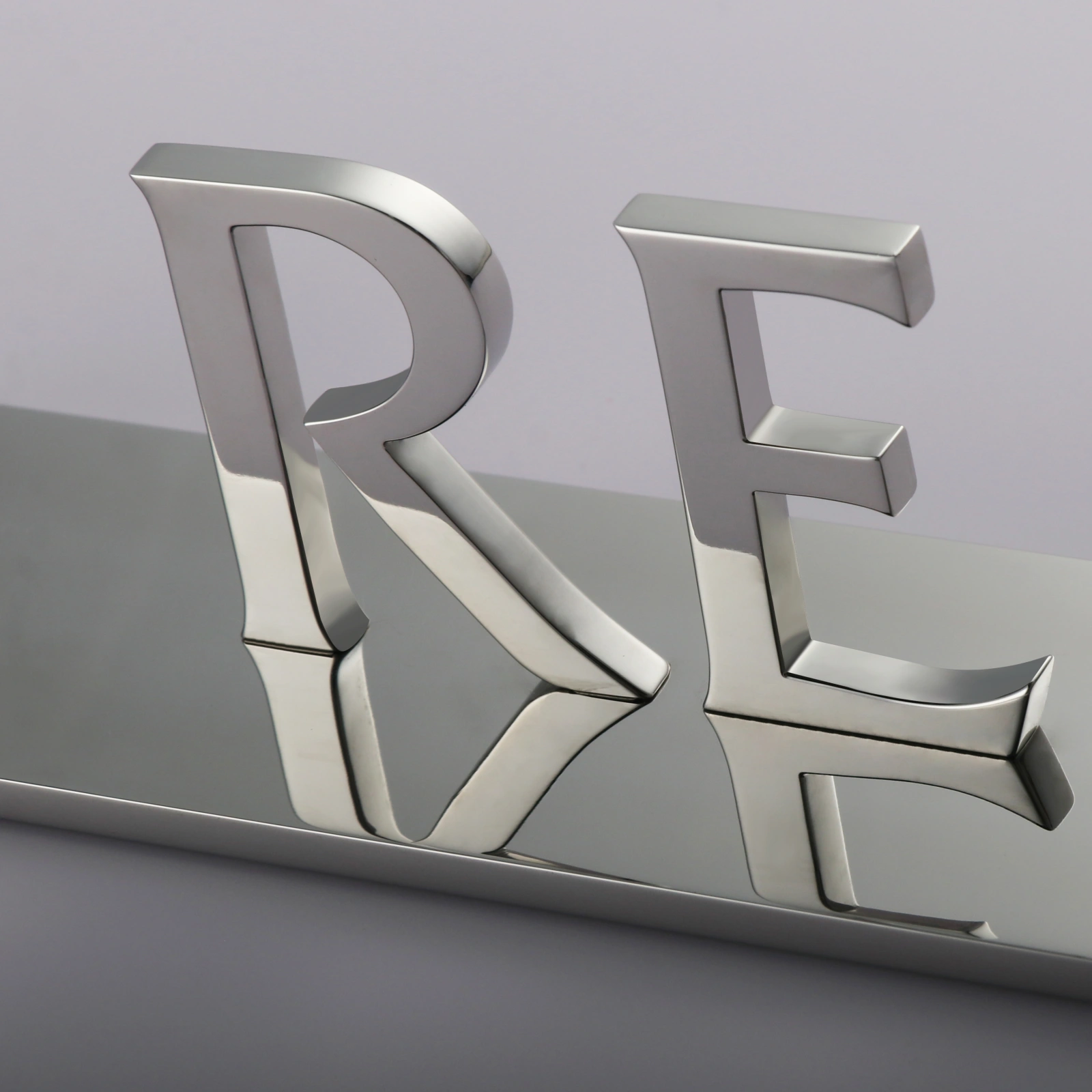 custom-standing-metal-sign-weld-detai.webp