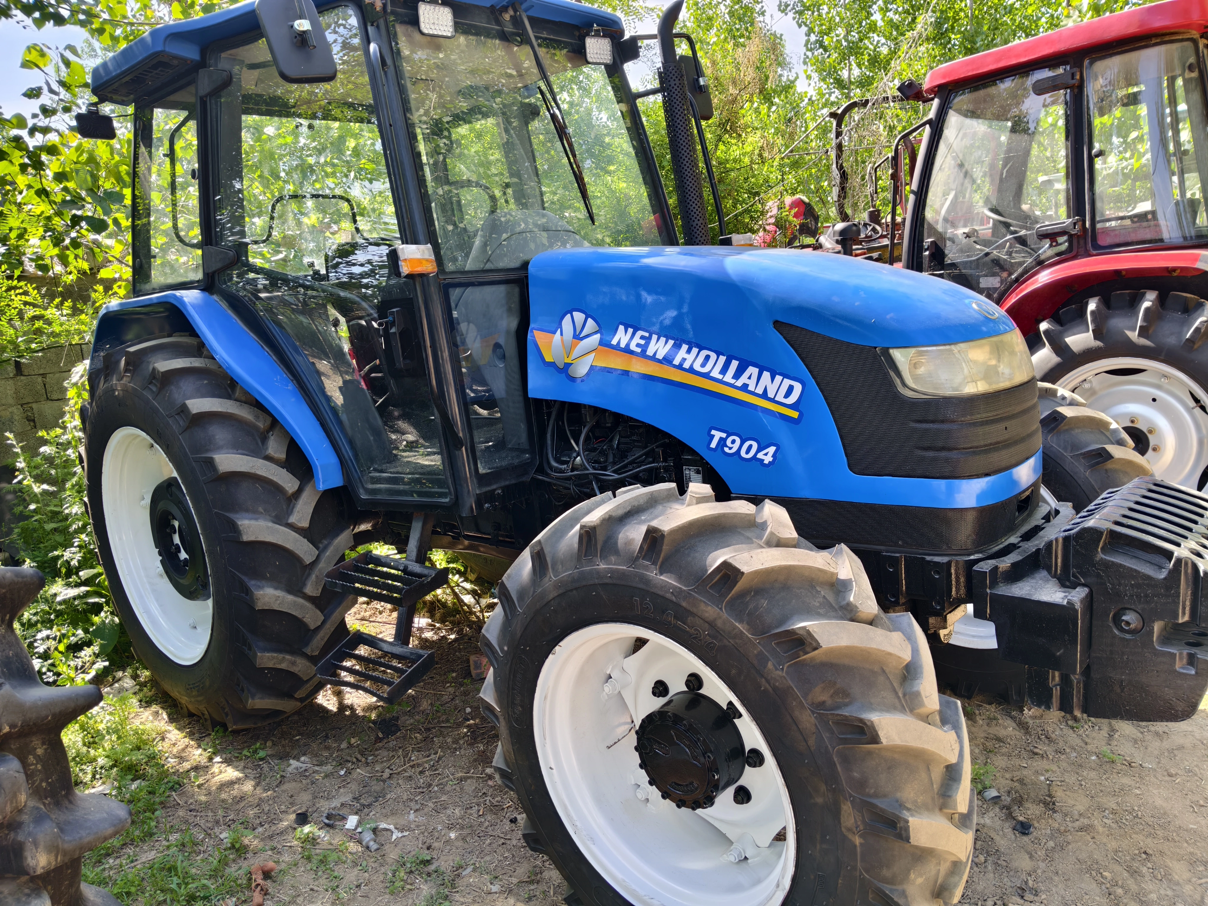 Tractor Agrícola Shanghai New Holland SNH904 de 90 HP