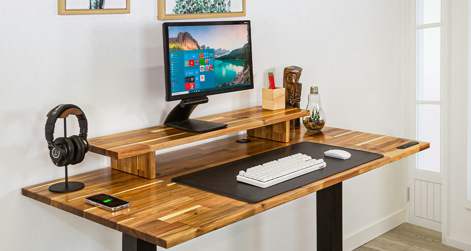 Wood Computer Desk.png