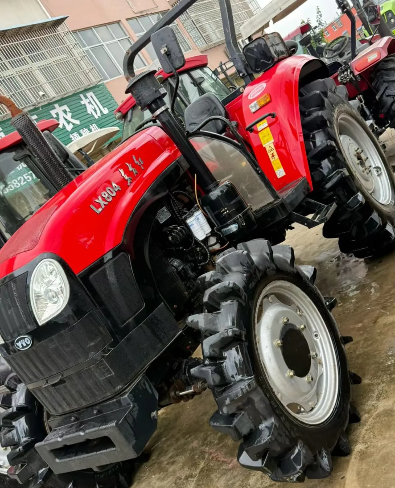 Traktor 4WD Dongfanghong LX804 | Traktor Pertanian 80HP yang Diperbaiki
