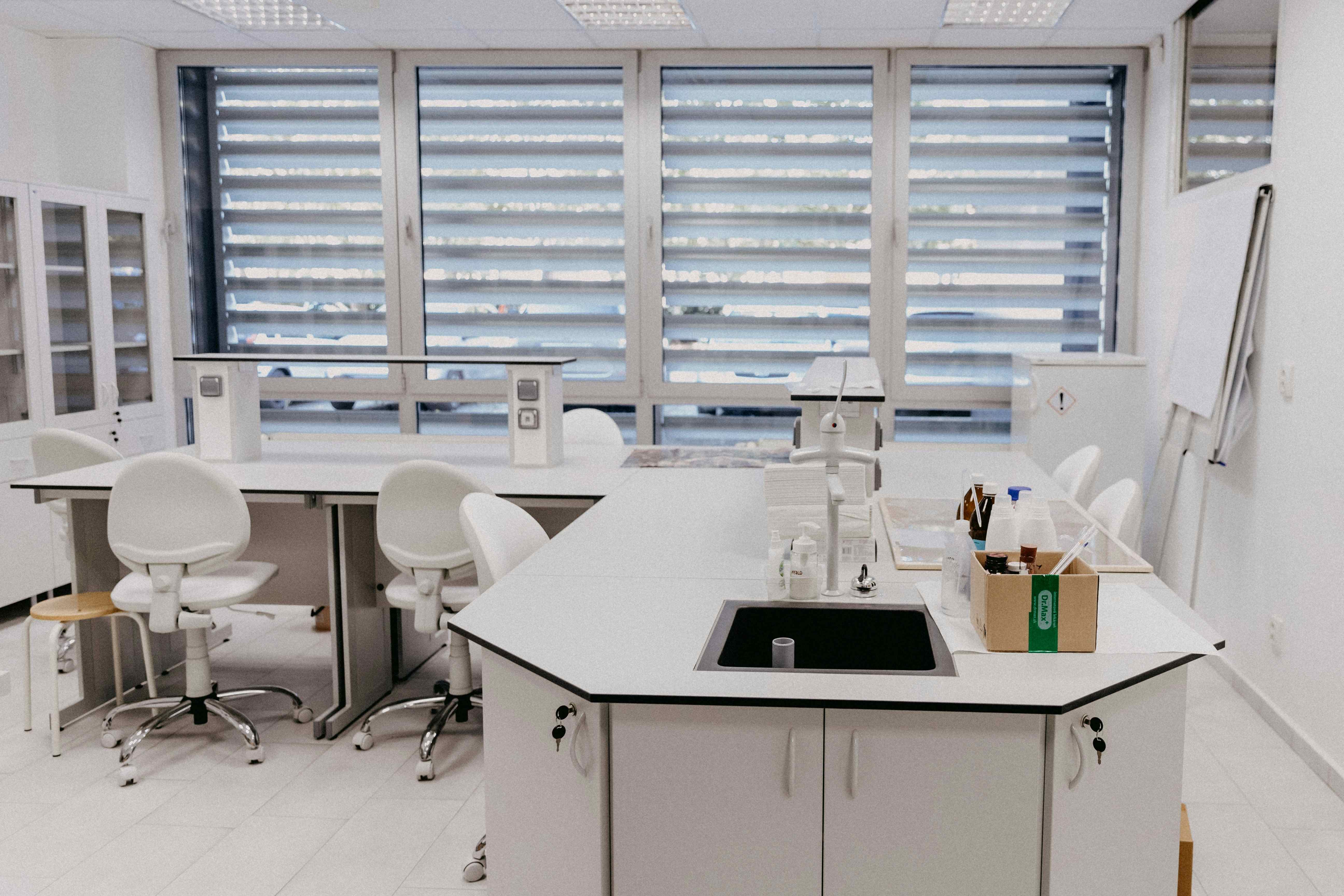 Ductless Fume Hood-1.jpg
