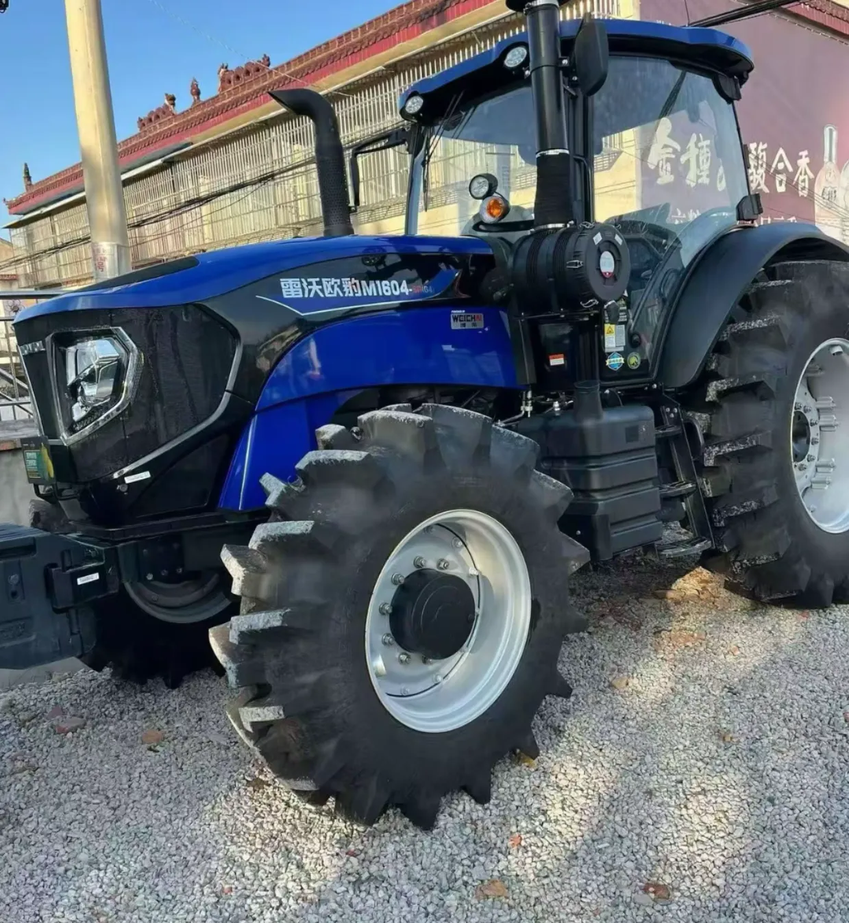 Traktor 4WD LOVOL Euro M1604-5R | Traktor Pertanian 160HP yang Diperbaiki