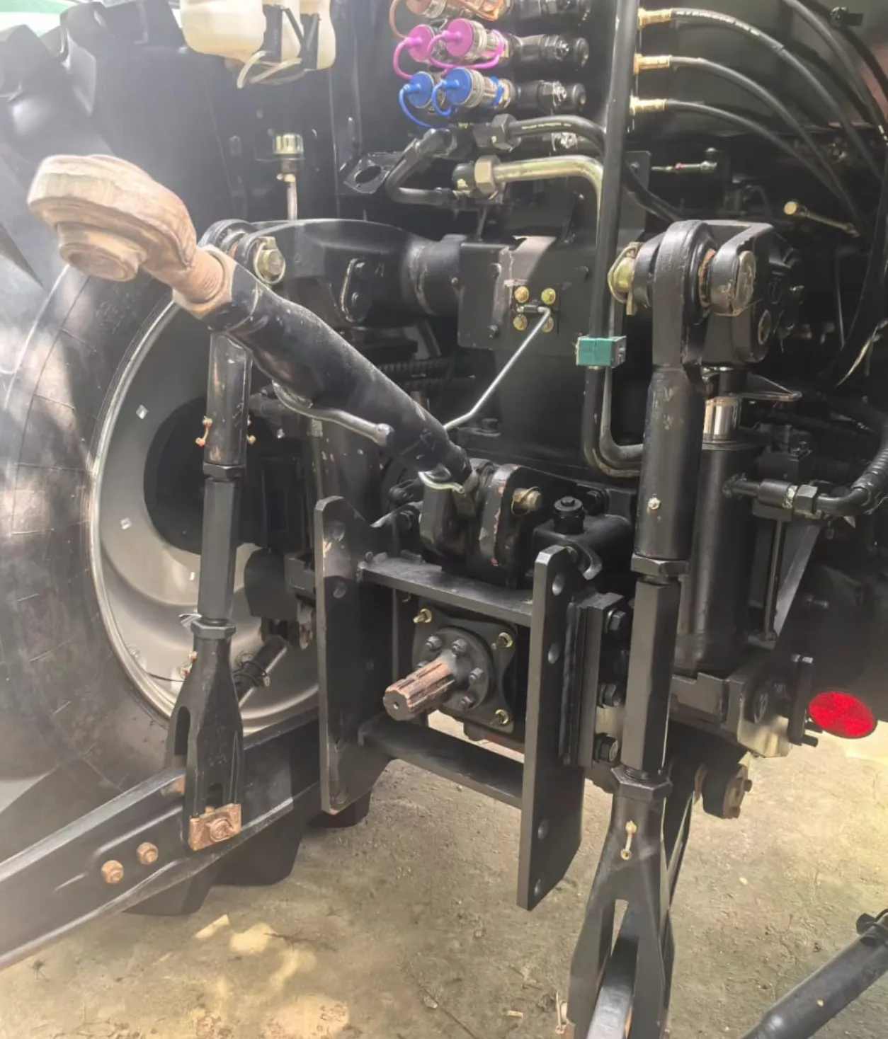 Traktor 4WD Dongfanghong LX 2004-M | Traktor Berat Beban 200HP yang Diperbaharui