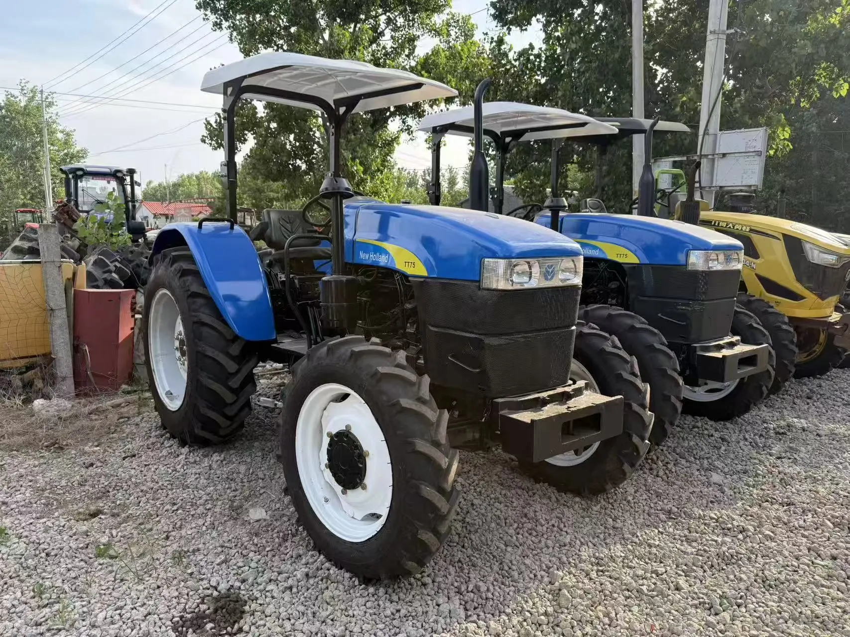 Traktor New Holland TT75 4WD | Traktor Pertanian Pertanian 75HP yang Diperbaiki