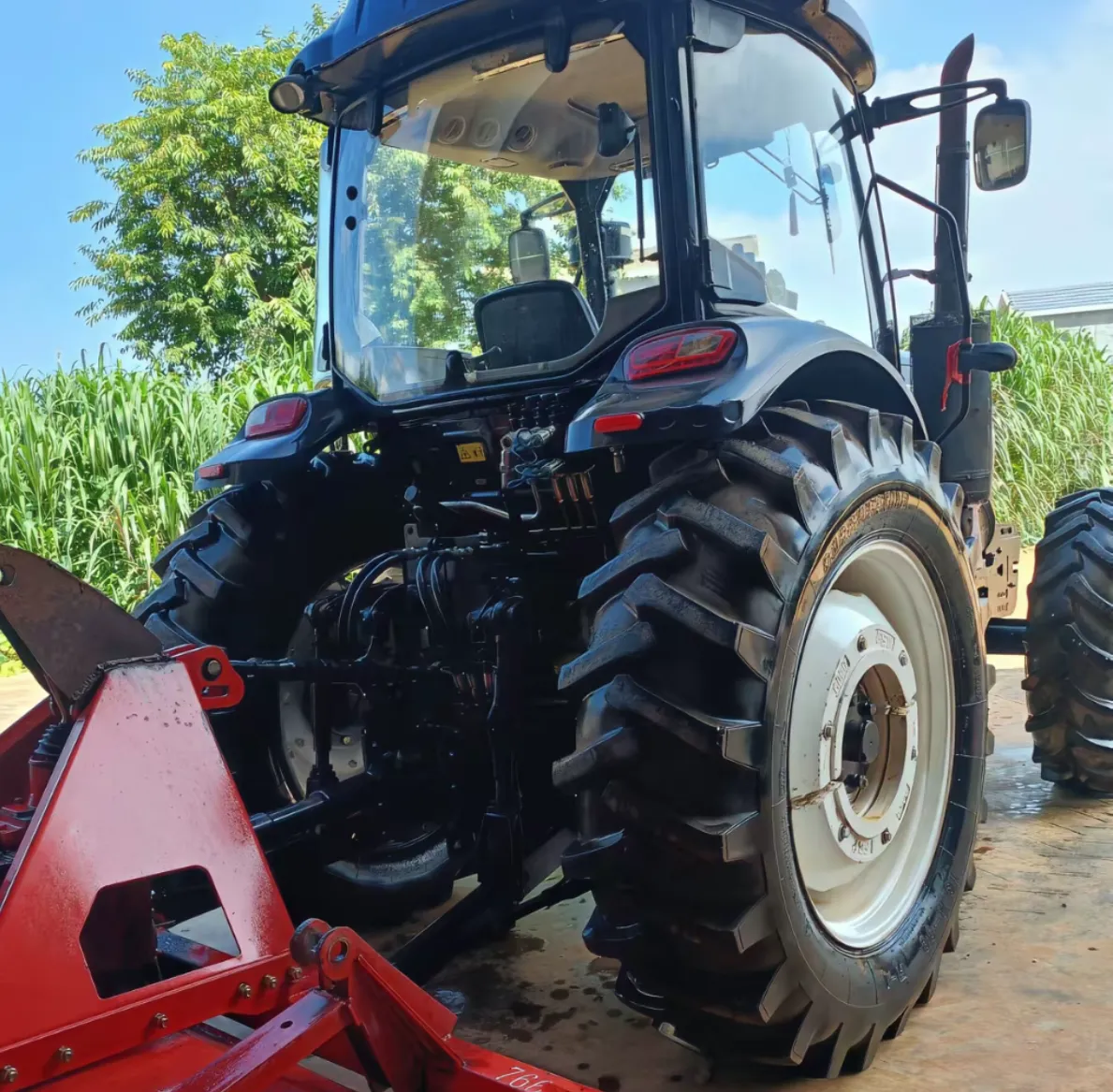 Trator 4WD LOVOL Euro M1804-Q | Trator Agrícola Remanejado de 180 HP
