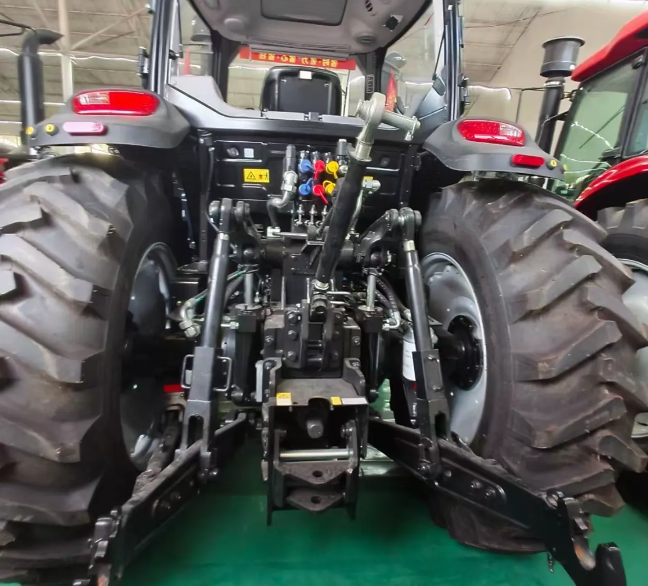 LOVOL यूरो M1604-5RP 4WD ट्रैक्टर | पुनर्निर्मित 160HP कृषि ट्रैक्टर