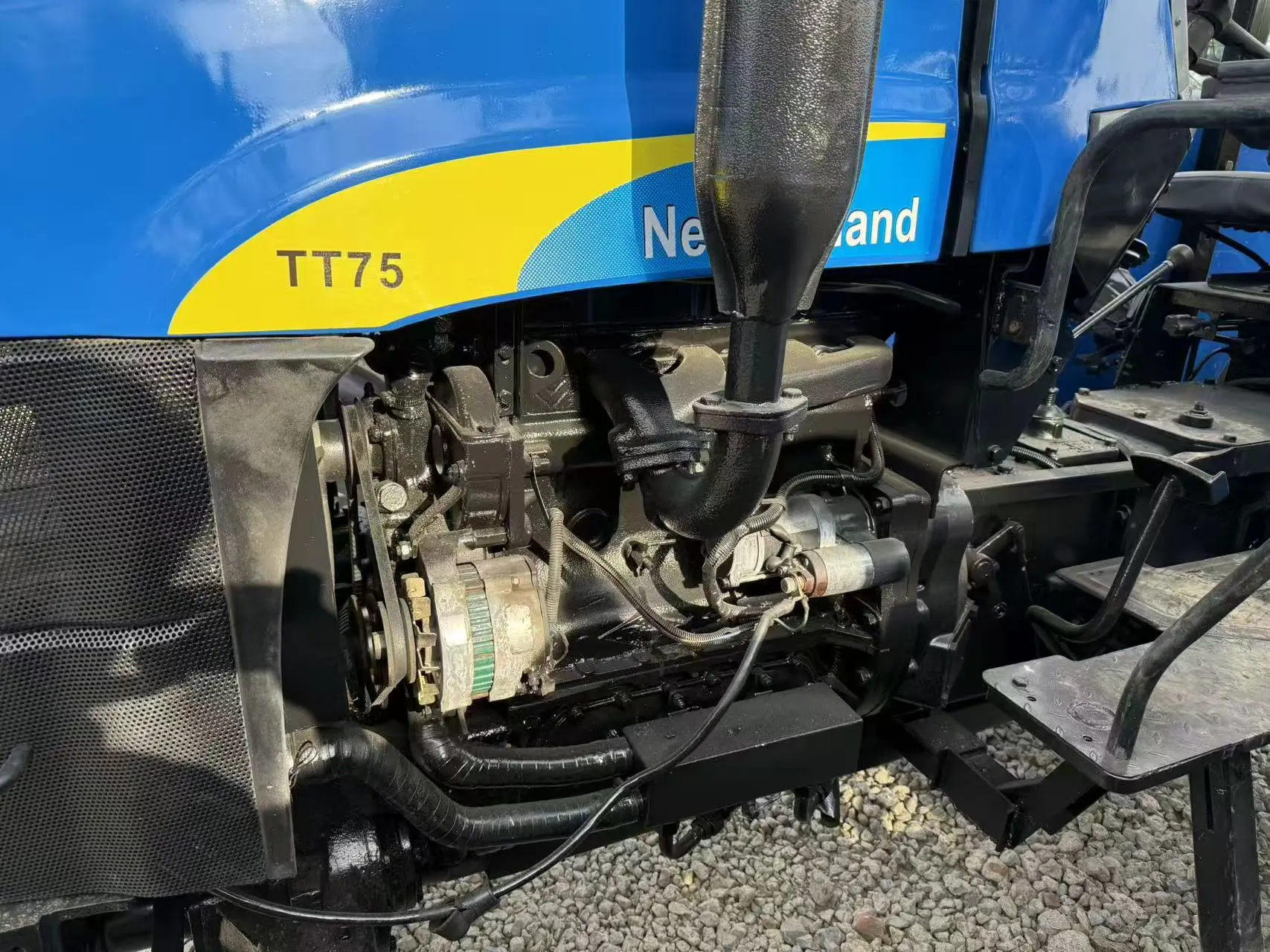 Traktor New Holland TT75 4WD | Traktor Pertanian Pertanian 75HP yang Diperbaiki