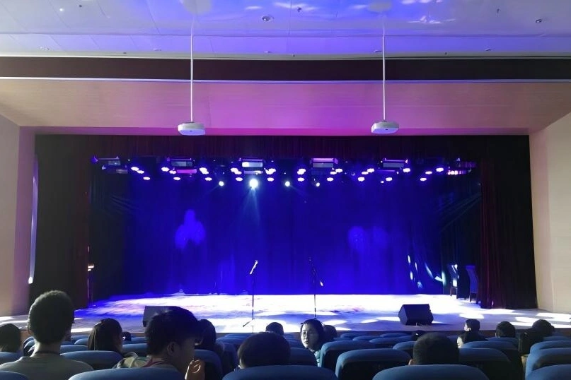 Xingbo Podiumverlichtingsoplossing voor Auditorium van Kunshan Xinzhen Middle School