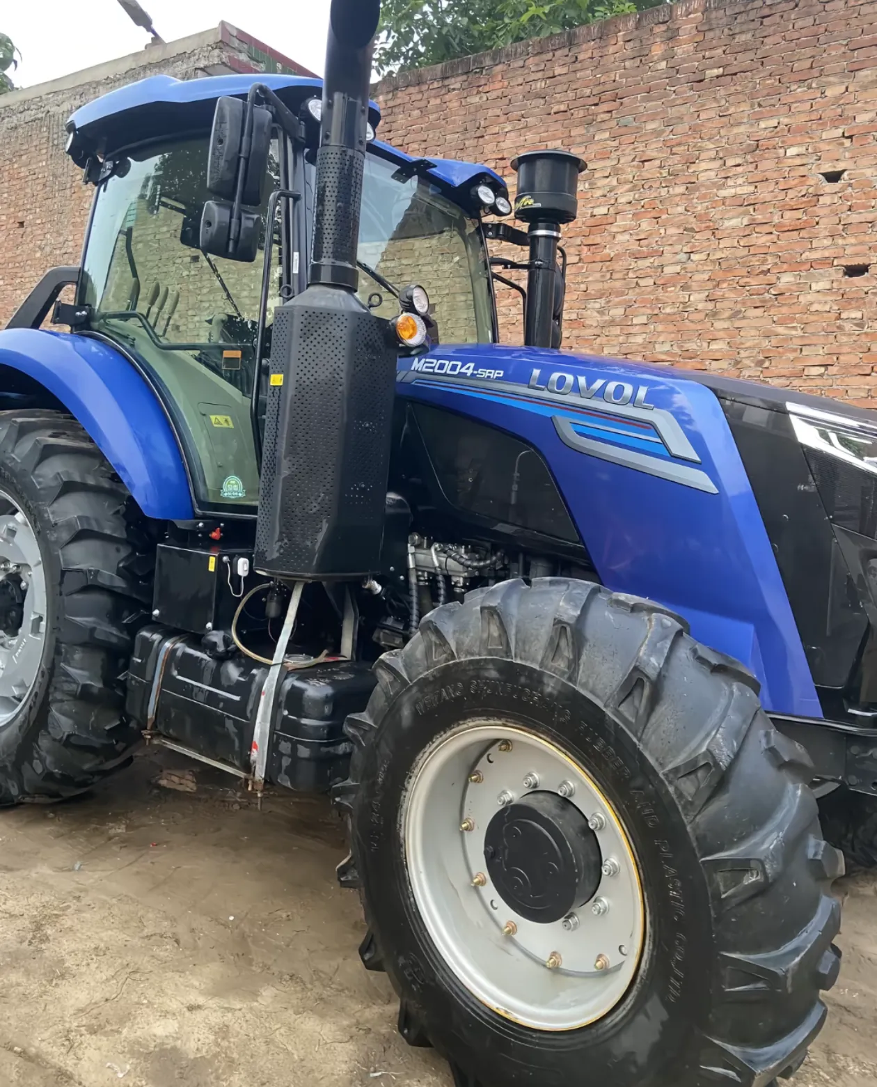Traktor 4WD LOVOL M2004-5RP | Traktor Pertanian Berat 200HP yang Diperbaiki