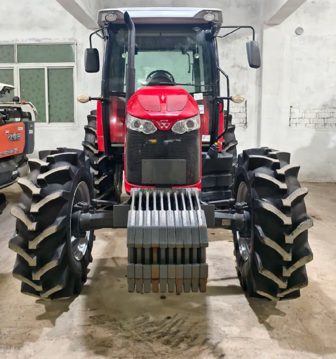 Traktor 4WD Massey Ferguson S1204-C | Traktor Pertanian 120HP yang Direfurbished