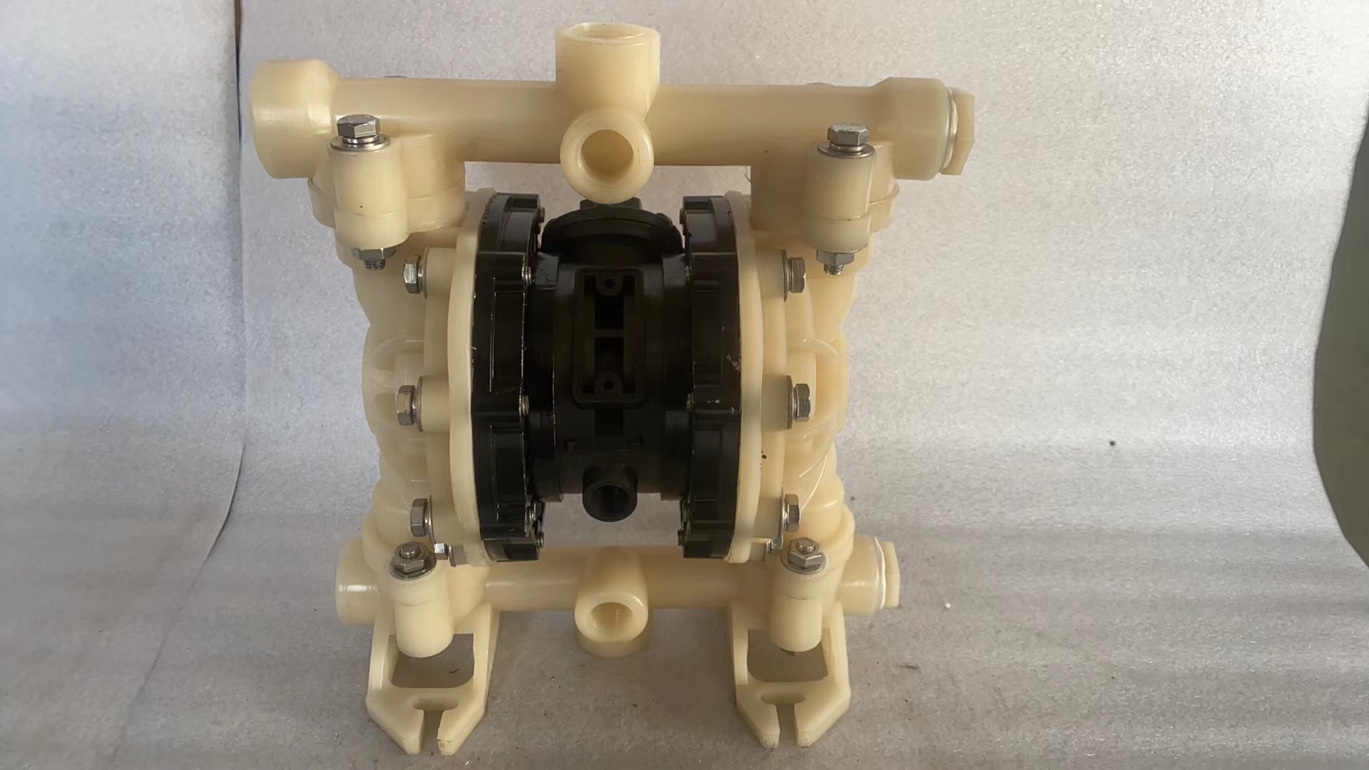 QBY Perfluoro pneumatic diaphragm pump 9.jpg