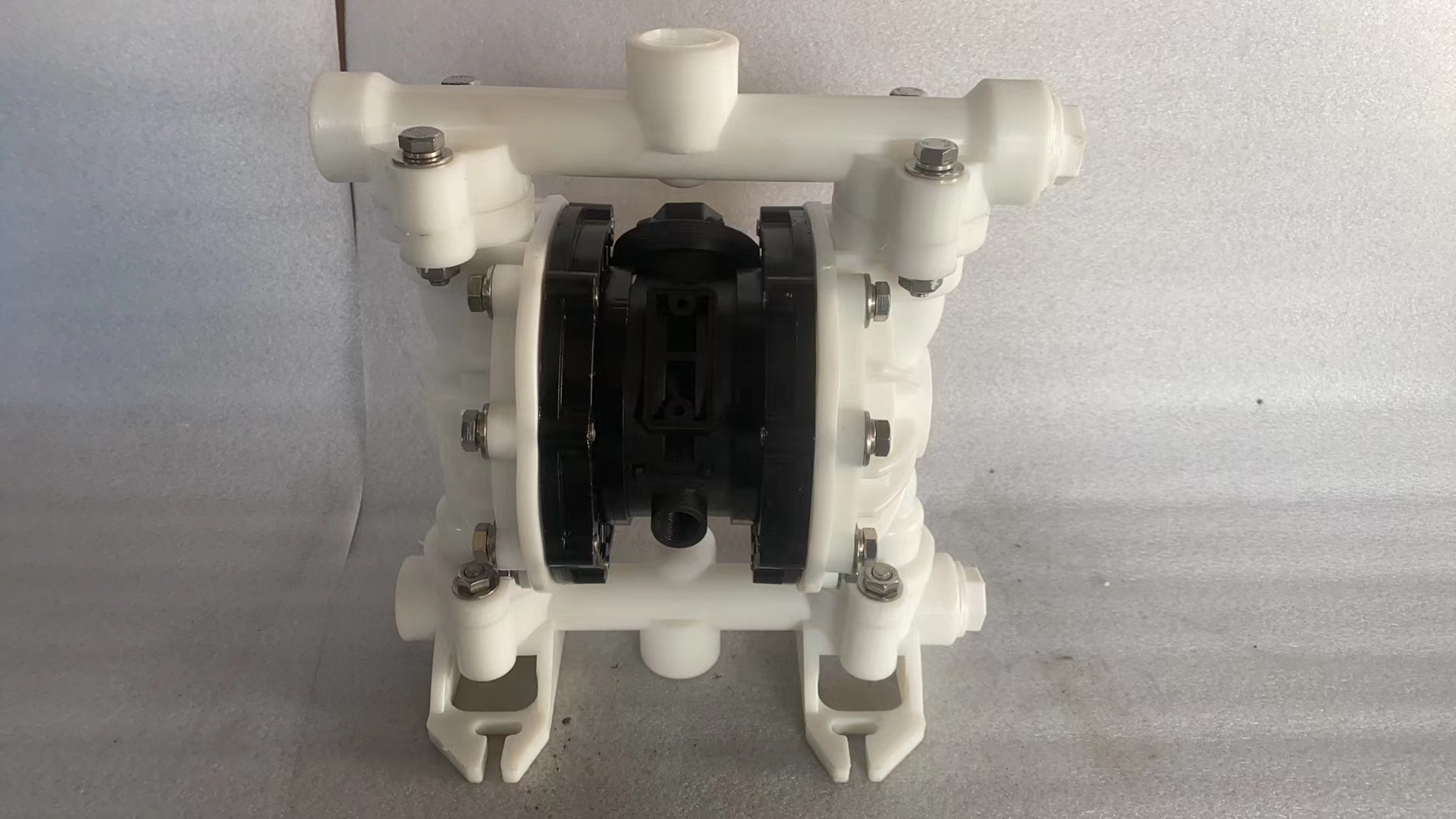 Plastic Pneumatic Diaphragm Pump 3.jpg
