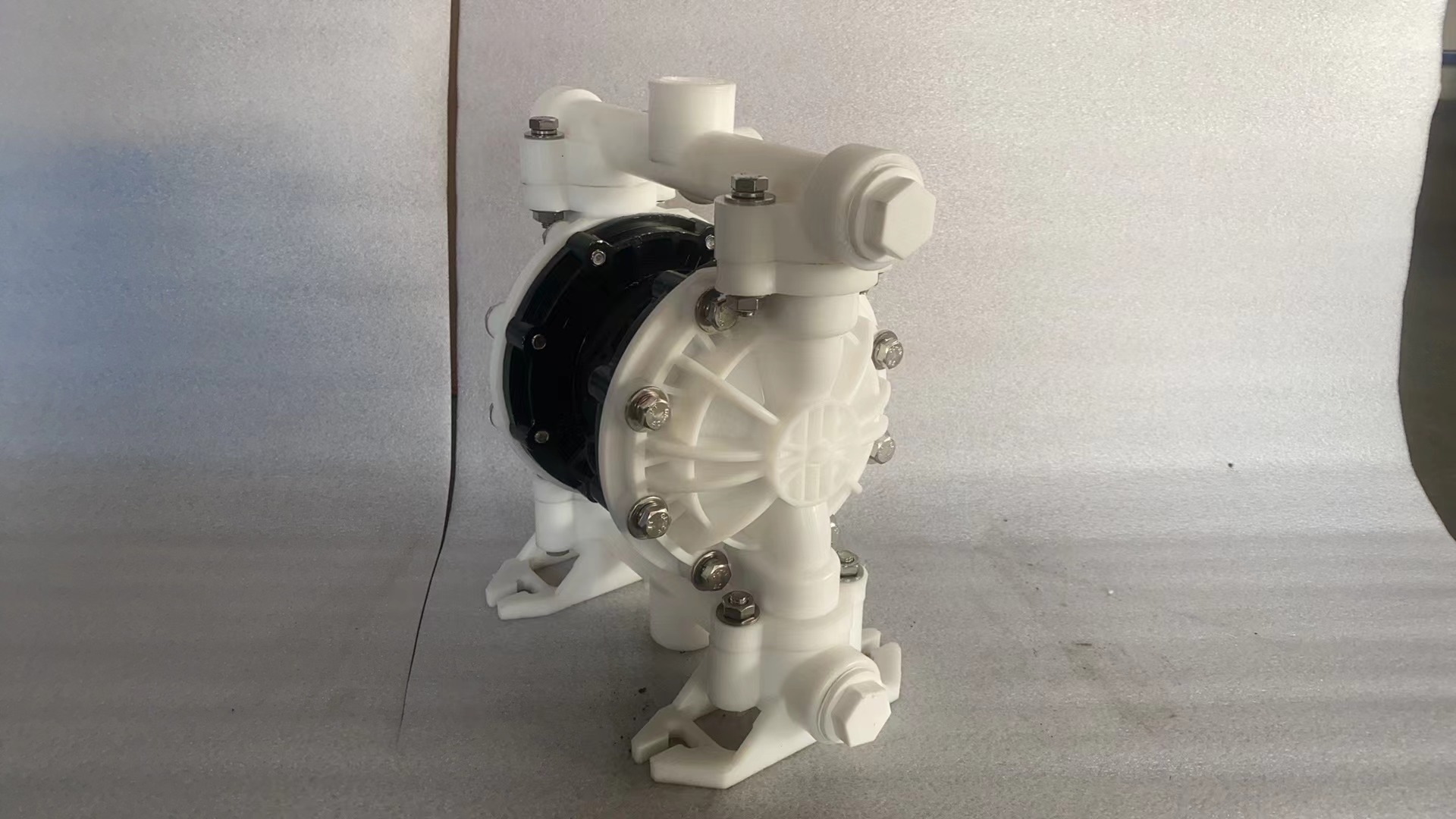Plastic Pneumatic Diaphragm Pump 2.jpg