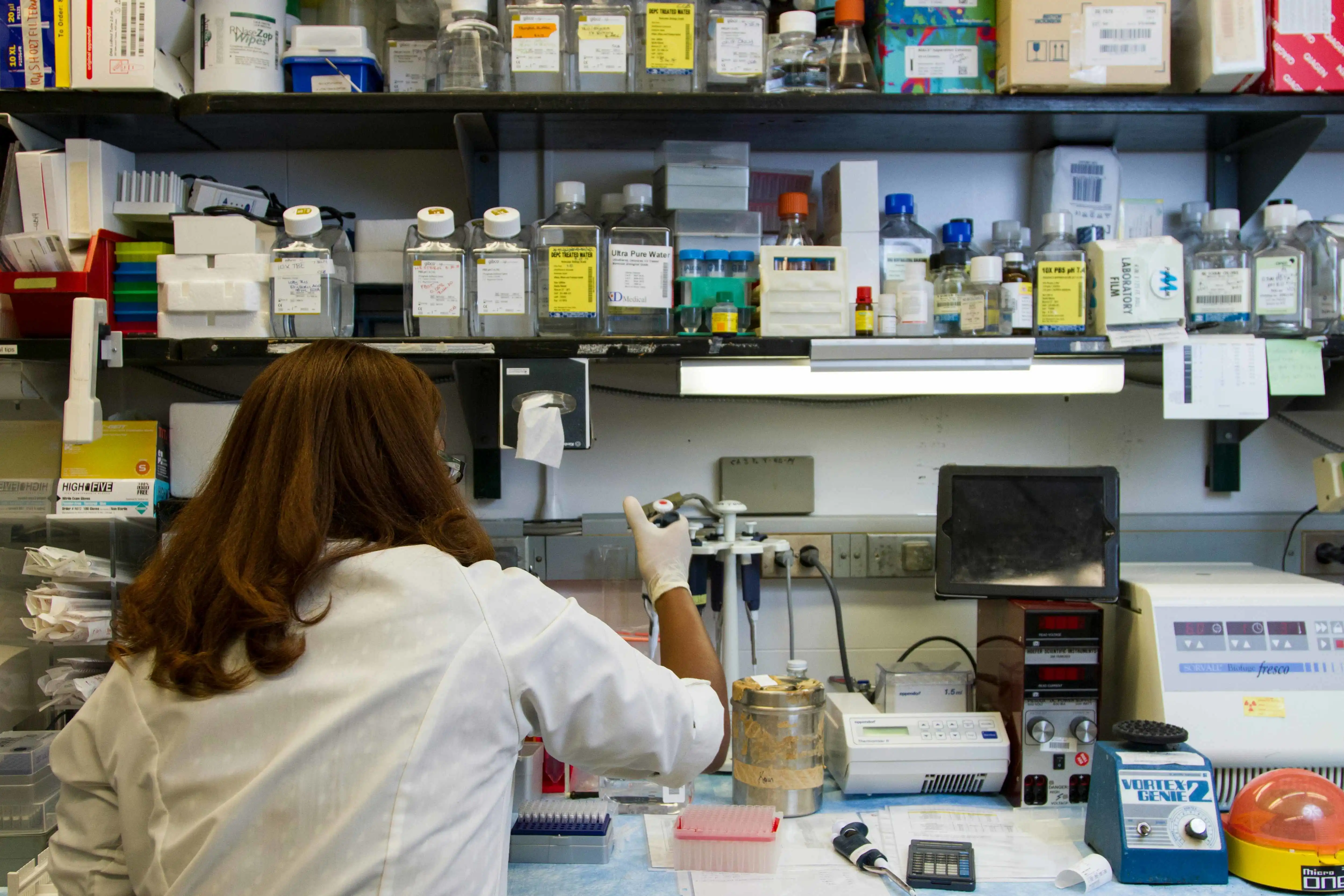Les flacons de ventilation sans conduits pour laboratoires chimiques : caractéristiques clés