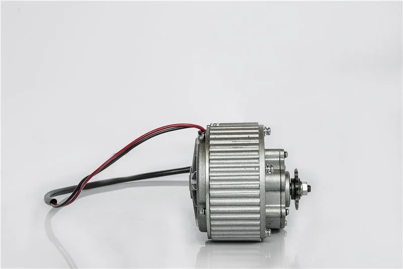<p><strong>热销小功率 24V 36V 250W电动自行车有刷轮毂电机</strong></p>