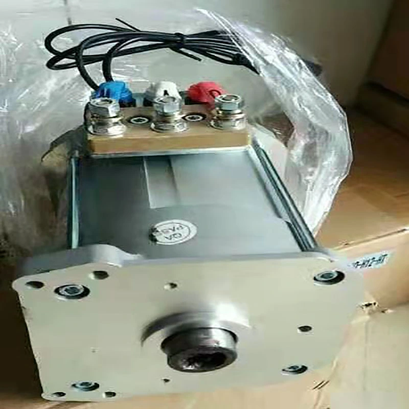 Xe bốn bánh chạy bằng động cơ điện dùng động cơ xoay chiều một pha Shuntian, công suất lớn 4 kW, tiếng ồn thấp, chịu nhiệt độ cao, hàng chính hãng.