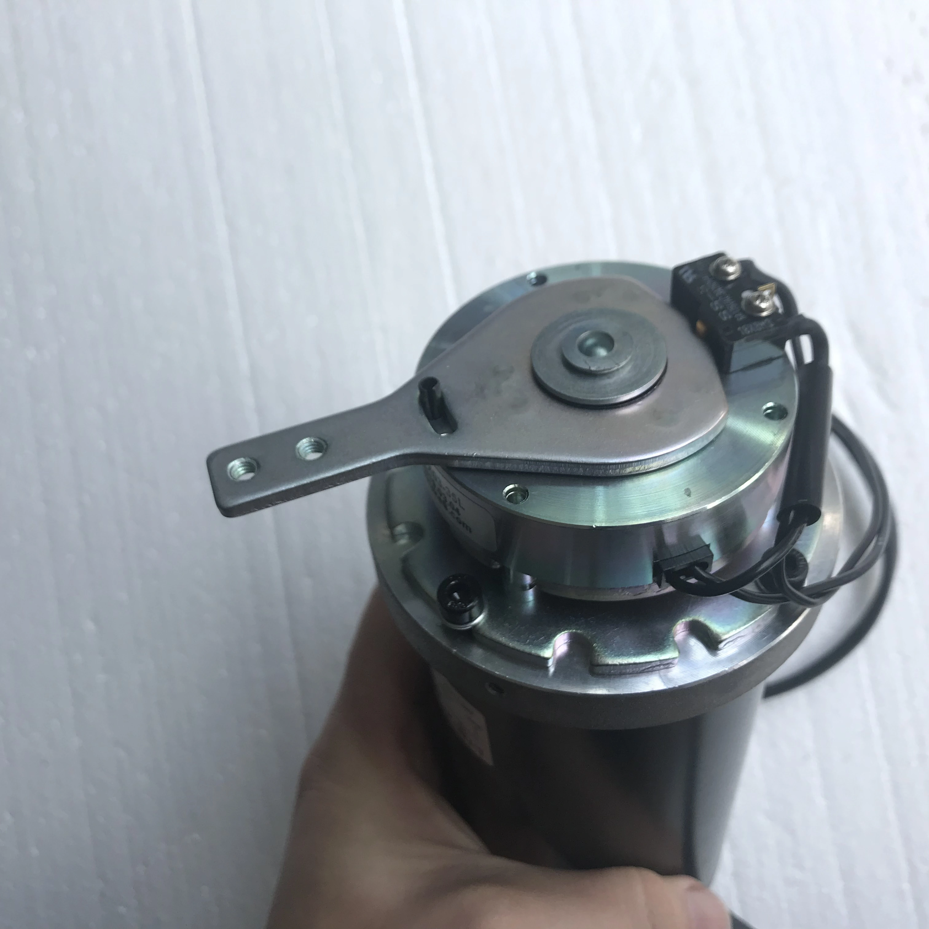 LINIX联亿英洛华电动滑板车电机68ZY24-250-A/250D-B 24V 250W 来自中国大陆