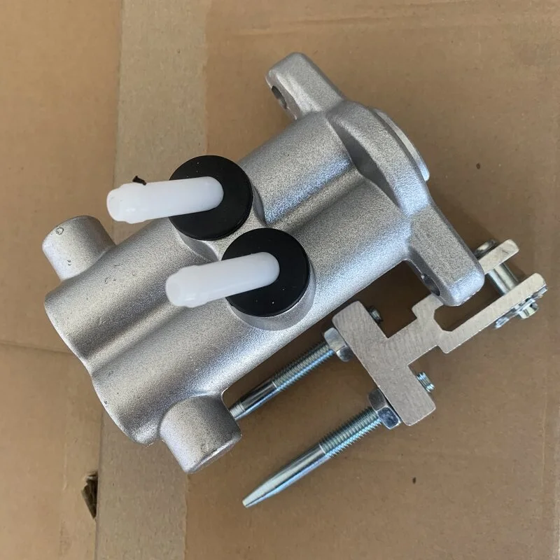 大江三轮摩托车V5/V6 后脚刹盘式制动总泵油泵