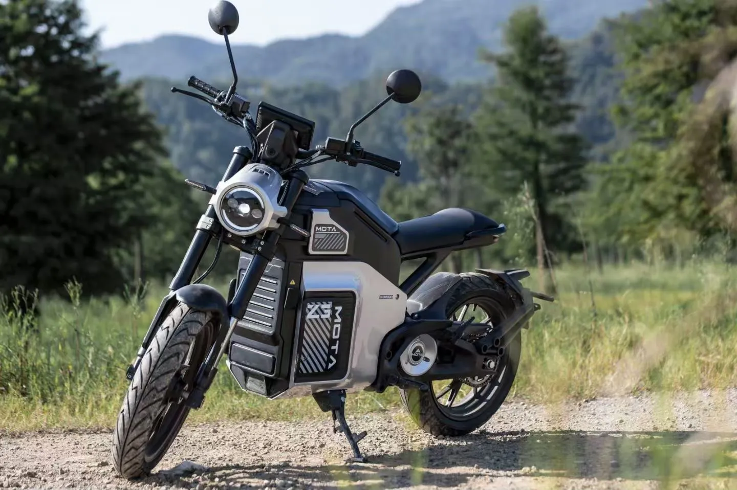 Xe máy điện động cơ không chổi than 5000w bánh xe 17 inch tốc độ tối đa 100km/h dùng cho thể thao ngoài trời