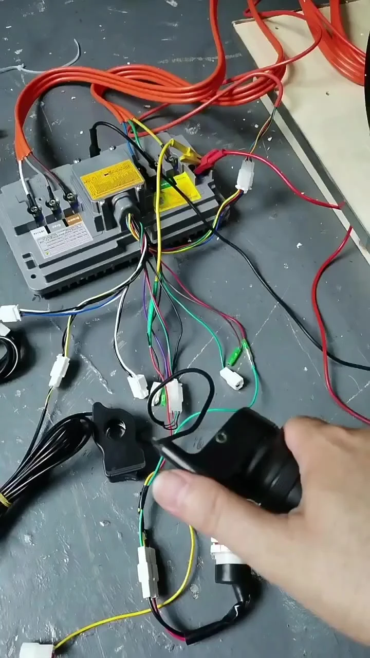 3吨负载能力 10kW 72V六相永磁同步电机驱动电动三轮车后桥