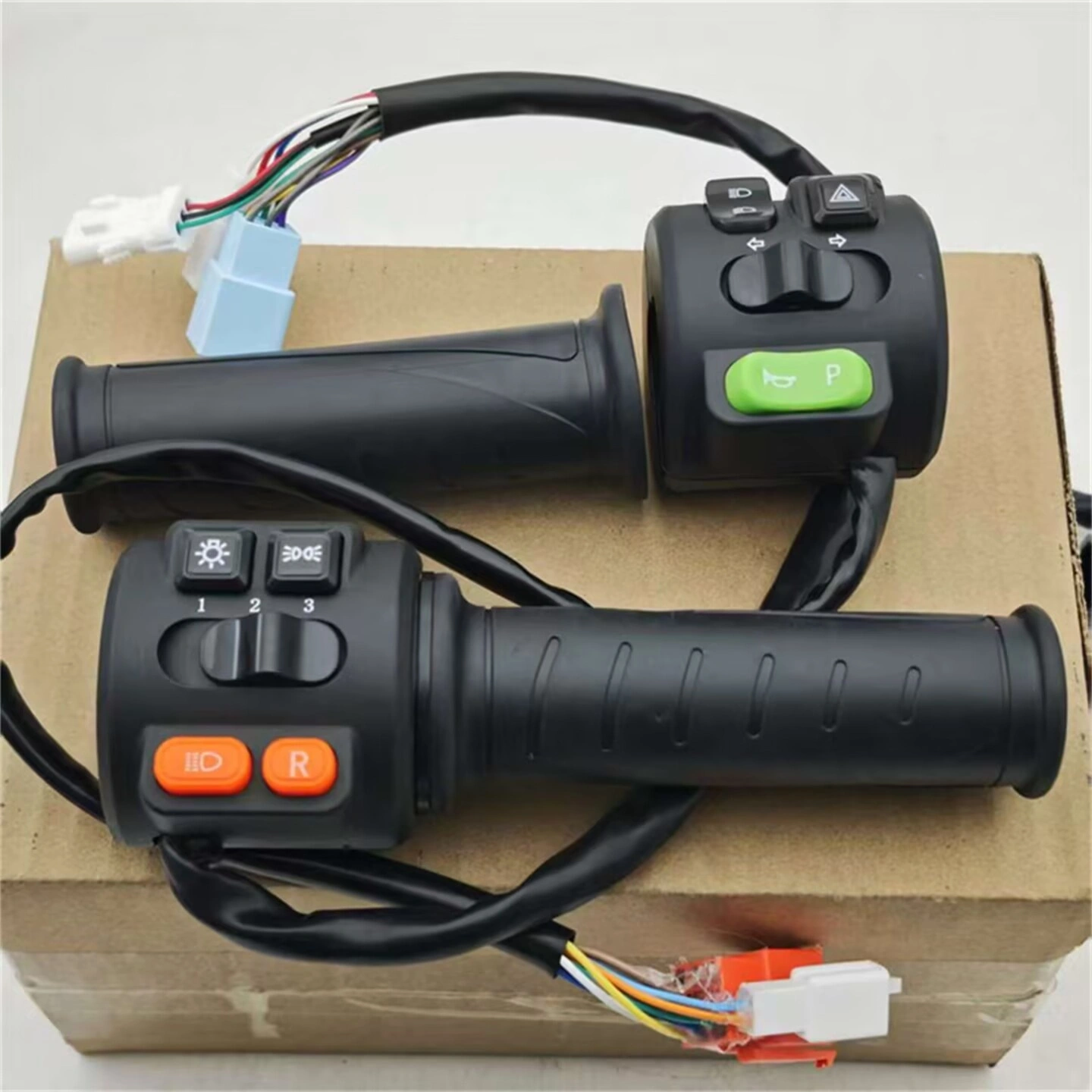 远航T300/GT1运动版535电动车转向手柄转向喇叭组合开关，无接头及安装配件