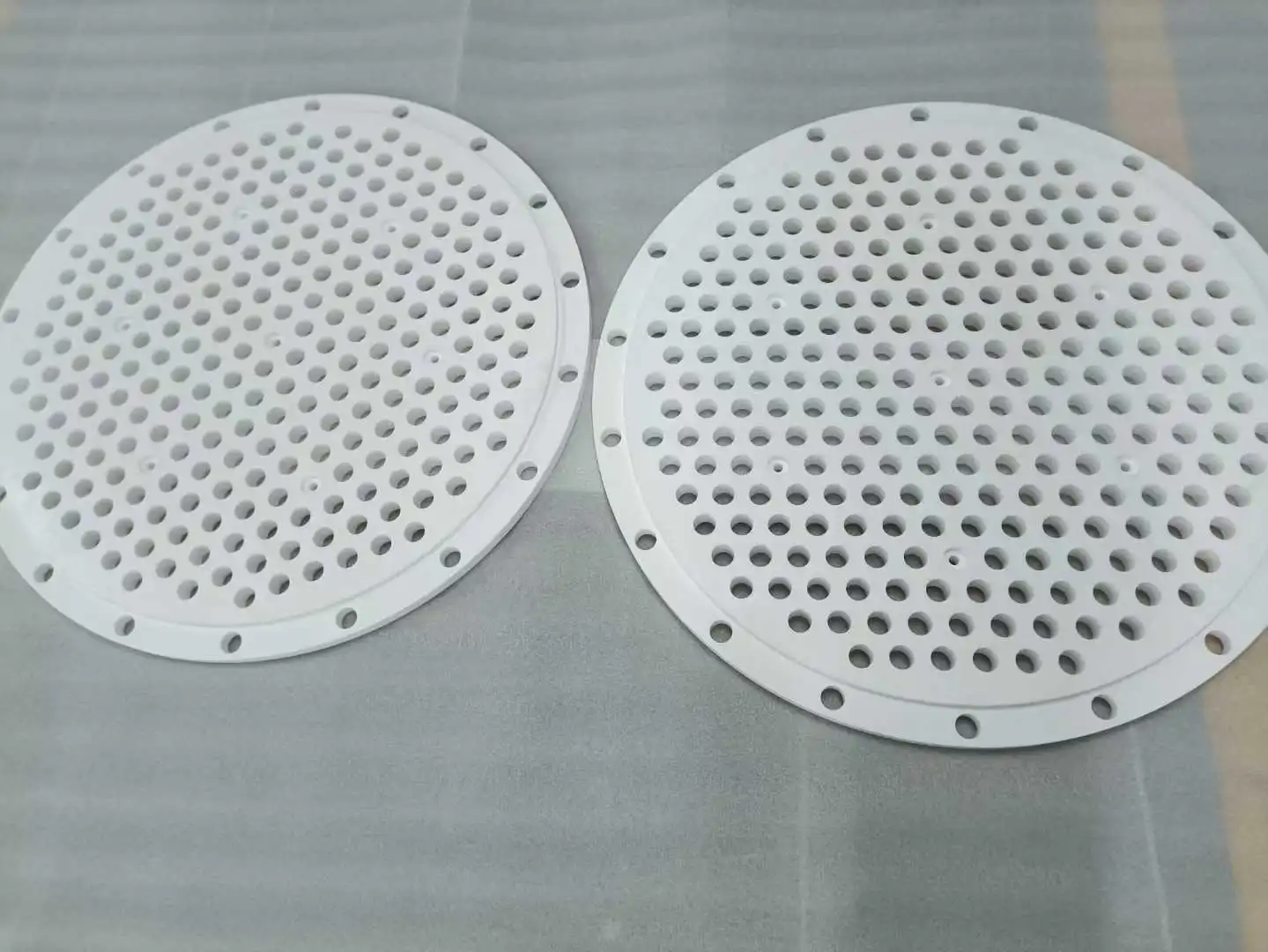 Ειδικά Πλέγματα PTFE & Διατρητές Πλάκες Στήριξης | Εσωτερικά Στοιχεία Χημικών Στηλών